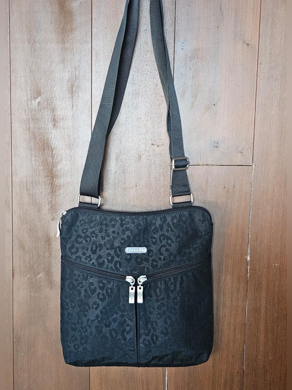 Baggallini Black Leopard-Print Crossbody Bag